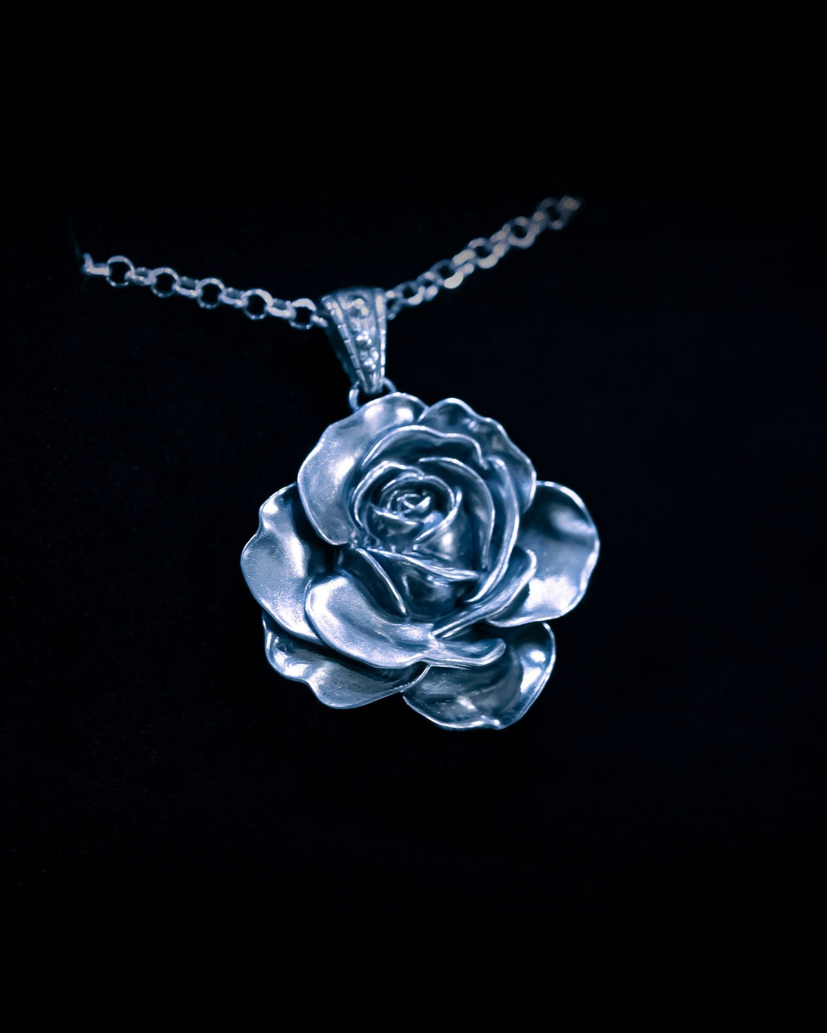 Dévotion - Pendentif rose en argent sterling