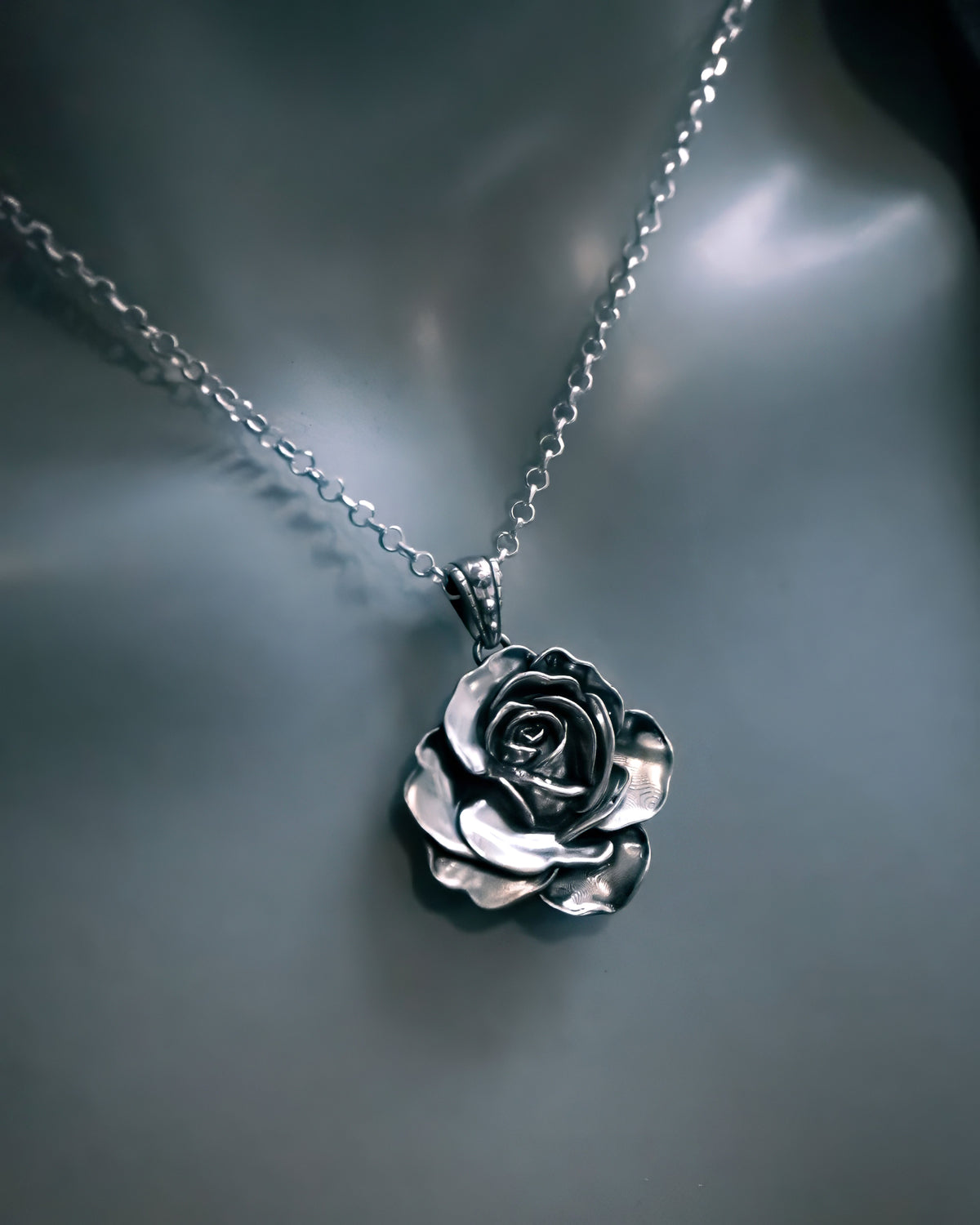 Dévotion - Pendentif rose en argent sterling