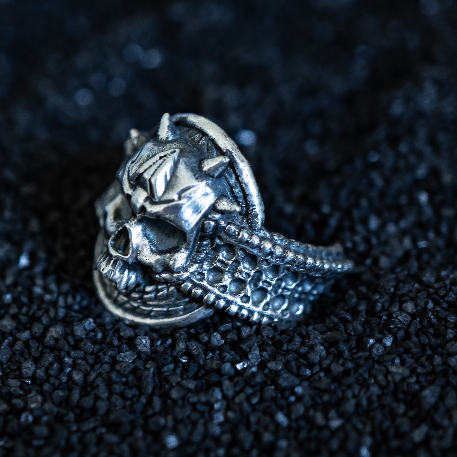 Catacomb Skull Ring - Faceless Jewelry - alternative and gothic dark jewelry - for the mysterious and fantastical - take it&