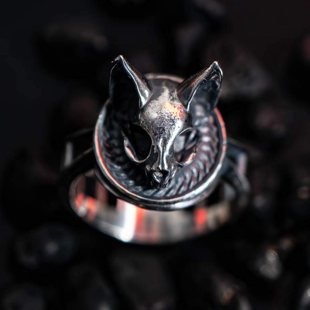 Cat Skull Signet Ring - Faceless Jewelry - alternative and gothic dark jewelry - for the mysterious and fantastical - take it&